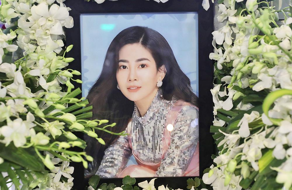 Vy Oanh nói gì khi bị mỉa mai đu bám đời tư Mai Phương - Phùng Ngọc Huy?-1