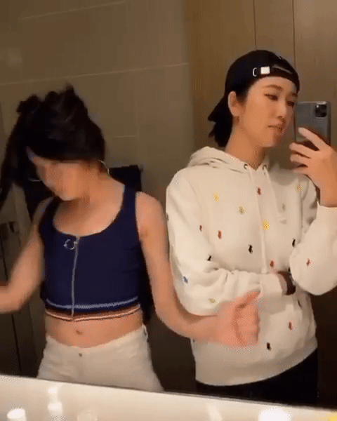 Bắt chước Hà Hồ - Kim Lý, Thúy Ngân và Quang Trung cũng đổi đồ nhưng độ bá đạo thì khủng khiếp hơn nhiều-2