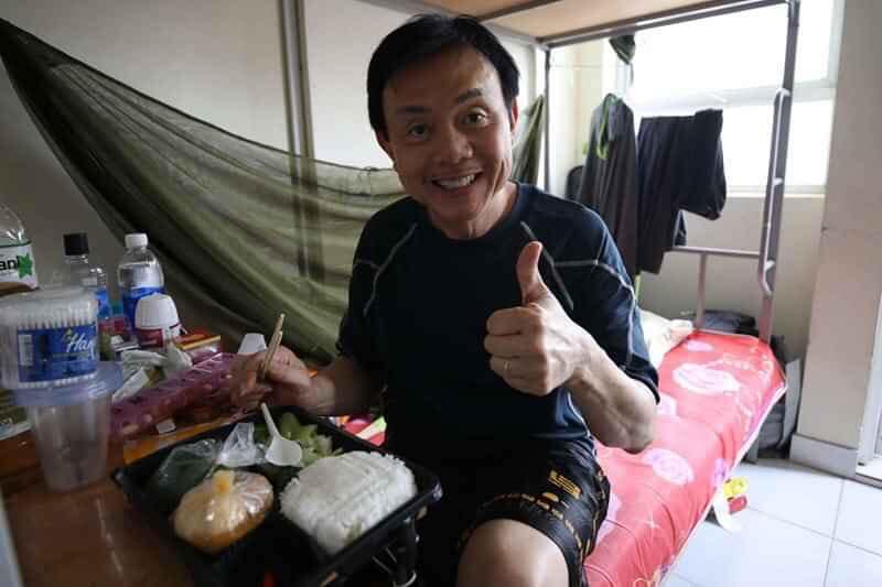 Chí Tài phải đi cách ly tập trung, du học sinh cùng phòng tiết lộ tính cách danh hài-1