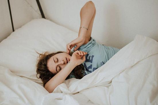 Nghỉ ngơi cả ngày ở nhà, giấc ngủ của các chòm sao có thể bị ảnh hưởng như thế nào?