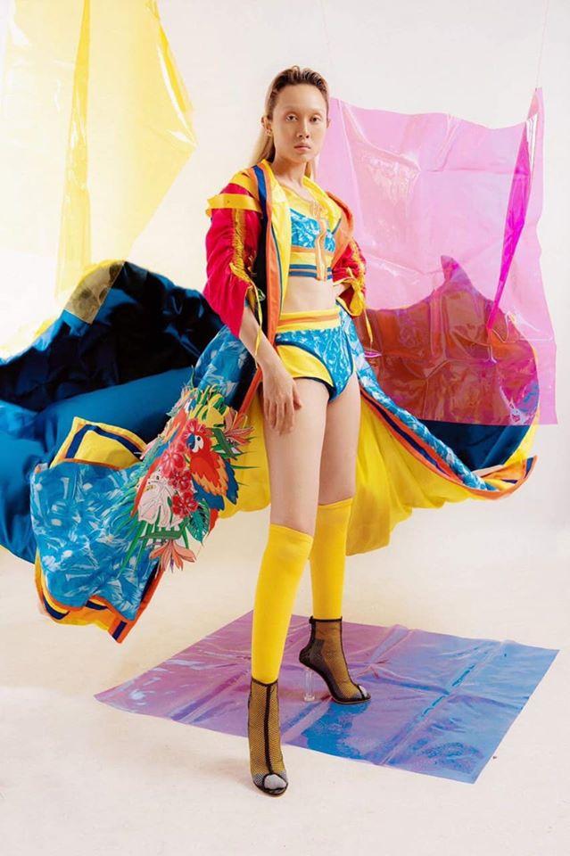 Chết cười trước cách Hoàng Ku tạo ra chiếc đầm độc đáo cho Hoàng Thùy Linh trong MV Kẻ cắp gặp bà già-5