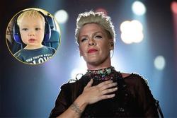 Con trai 3 tuổi nhiễm COVID-19 nặng nhất nhà, nữ ca sĩ Pink khóc ròng hàng đêm