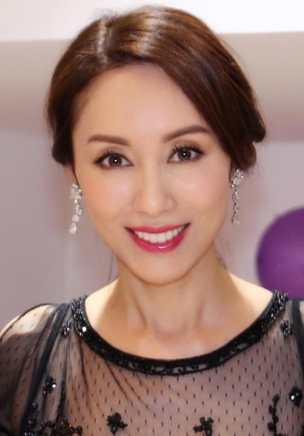 Xuất thân từ danh gia vọng tộc, 5 diễn viên TVB này đóng phim chỉ để cho vui-1