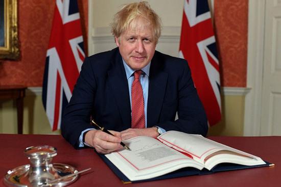 Nóng: Thủ tướng Anh phải vào phòng chăm sóc đặc biệt vì tình trạng sức khoẻ xấu đi sau khi nhiễm Covid-19