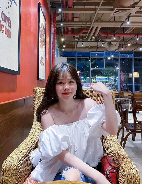 Bị fans Nhật Lê đá đểu chuyện tình cảm, bạn gái tin đồn của Quang Hải đáp trả cực thâm-3