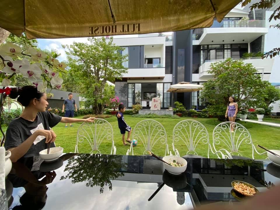 Cuộc sống sang chảnh của Quốc Trường trong biệt thự 25 tỷ tại Cần Thơ-8