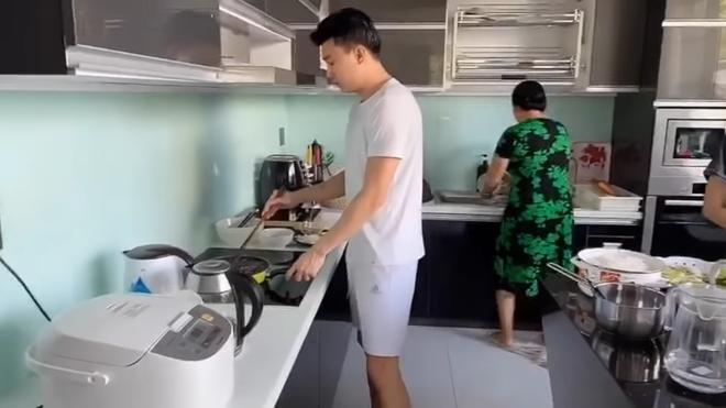 Cuộc sống sang chảnh của Quốc Trường trong biệt thự 25 tỷ tại Cần Thơ-4