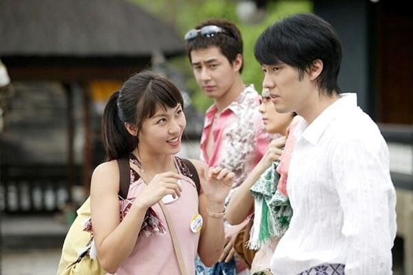 Phim “Chuyện xảy ra ở Bali” sản xuất năm 2004 đóng cùng Ha Ji Won.