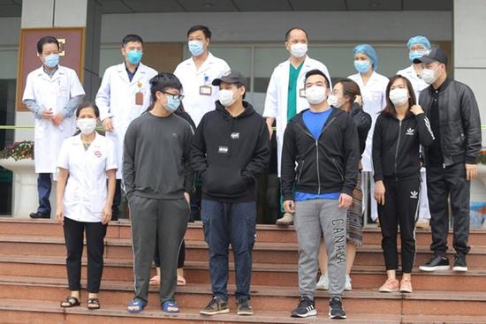 Bác sĩ đầu tiên nhiễm Covid-19 ở Việt Nam được xuất viện