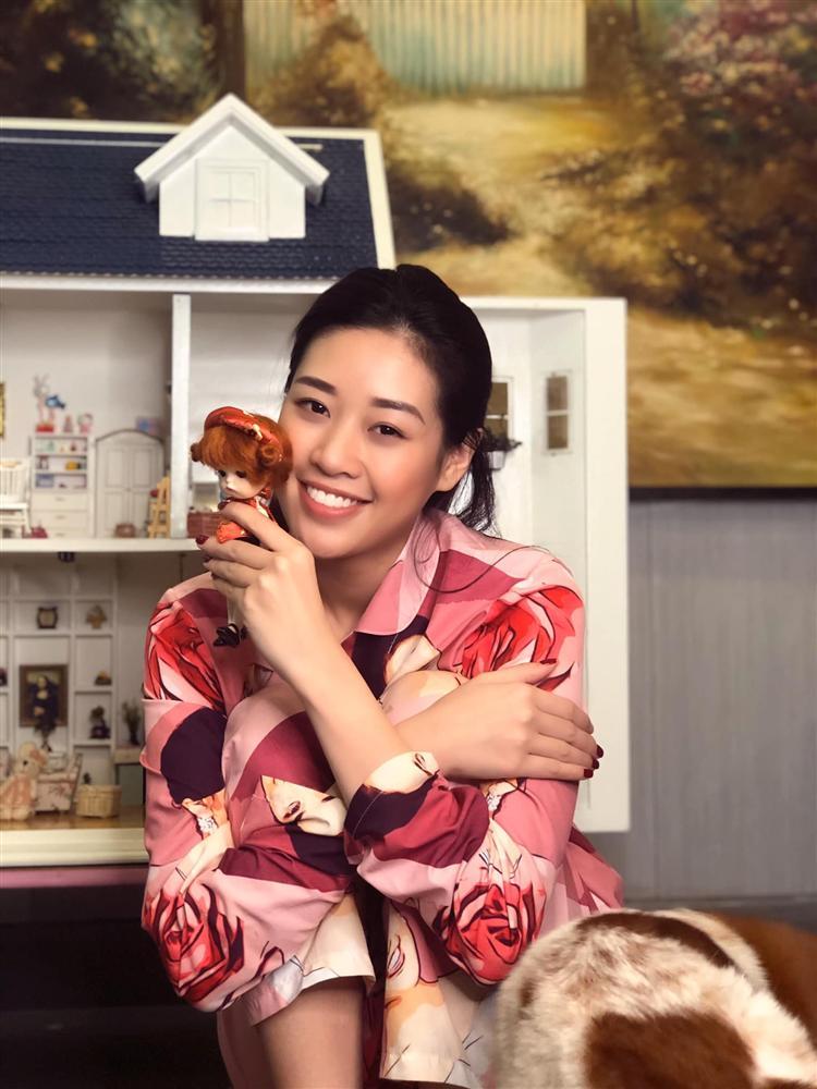 Hoa hậu thời dịch: Phạm Hương, HHen Niê tự làm nước detox, Đỗ Mỹ Linh diệt mụn tận gốc-14