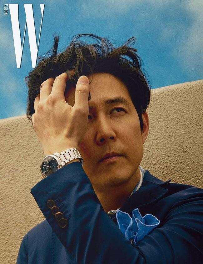 Lee Jung Jae sinh năm 1972. Dù chưa lập gia đình song hiện nam diễn viên đang hẹn hò với “ái nữ” của tập đoàn Dae sang – Im Sae Ryung.