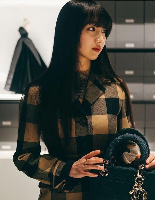 Cocomi cũng không hề kém cạnh em gái trong lĩnh vực âm nhạc. Theo Straits Times, 10X có niềm đam mê với các loại nhạc cụ cổ điển, học chơi violin từ năm 3 tuổi, chơi sáo từ năm 11 tuổi.