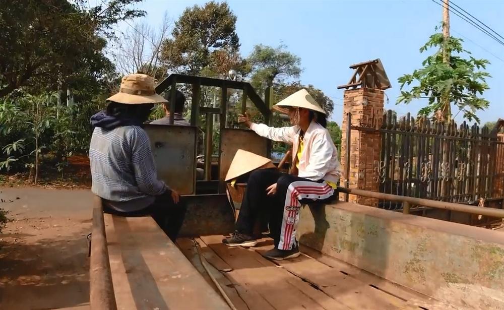 Khán giả quốc tế nói về cuộc sống của HHen Niê tại quê hương Đắk Lắk-1