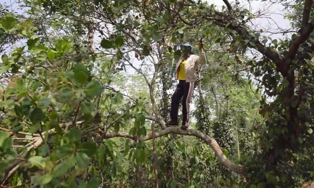 Khán giả quốc tế nói về cuộc sống của HHen Niê tại quê hương Đắk Lắk-2