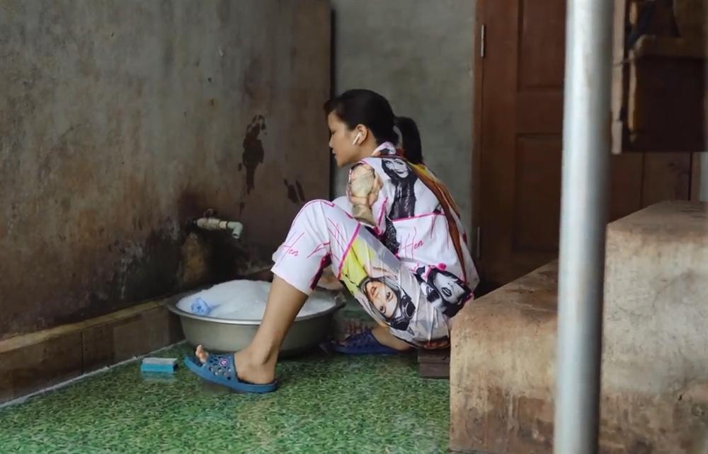 Khán giả quốc tế nói về cuộc sống của HHen Niê tại quê hương Đắk Lắk-9