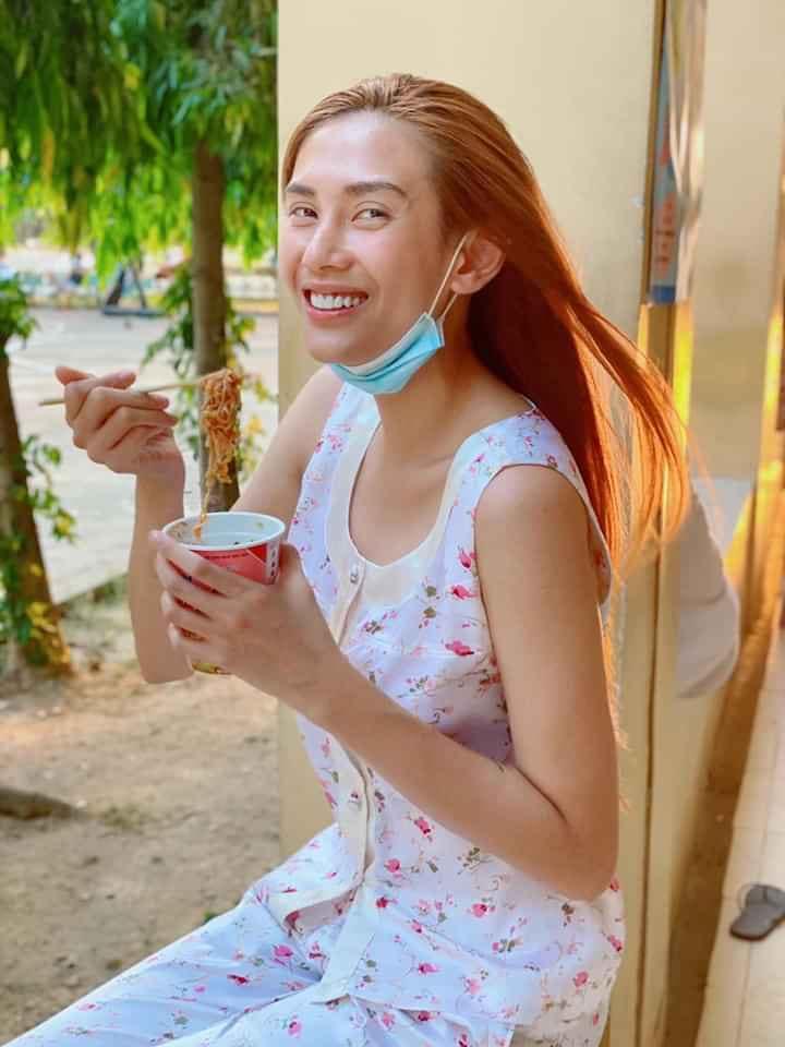 Nam Em xuống tóc được khen đẹp trai - Phượng Chanel ở nhà make up điệu hơn cả dự tiệc-8