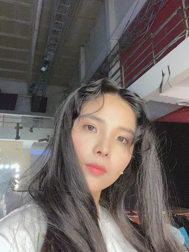 Nam Em xuống tóc được khen đẹp trai - Phượng Chanel ở nhà make up điệu hơn cả dự tiệc-9