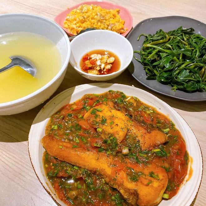 Ở nhà cách ly mùa dịch, dân mạng thi nhau khoe tài vào bếp, nấu ăn-1