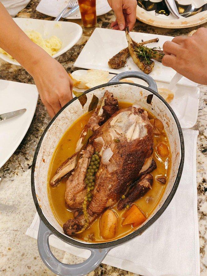 Đổi món mùa dịch, học ngay tuyệt chiêu món gà nghìn like của Thanh Thảo, vợ Đăng Khôi-15