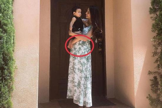 Hoa hậu Phạm Hương vướng nghi án mang bầu lần hai