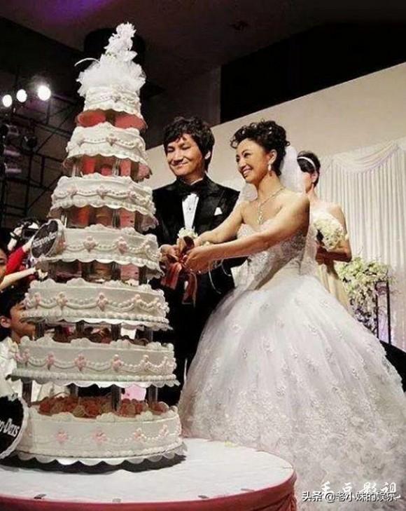 Đát kỷ ma mị nhất màn ảnh từ sao hạng B trở thành bà trùm vì cưới người đàn ông này-7