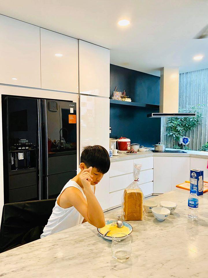 Cậu ấm cô chiêu nhà sao Việt làm nội trợ: Đâu phải nhà giàu là ngồi mát ăn bát vàng-5