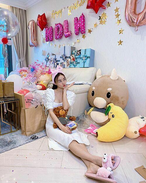 Muôn kiểu tổ chức sinh nhật vào mùa dịch Covid-19 của sao Việt-1