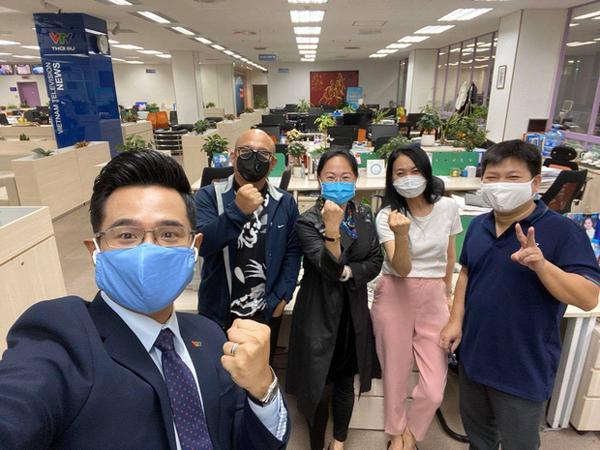 Những hình ảnh chưa từng hé lộ về đội ngũ PV/BTV nhà đài giữa mùa dịch COVID-19-16