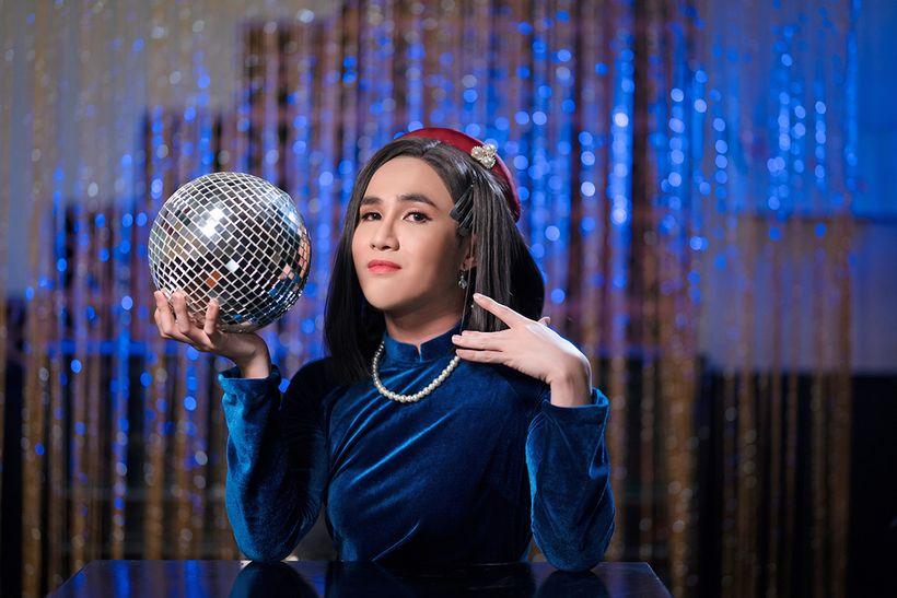 Huỳnh Lập bị cho là bôi nhọ Thiếu nữ bên hoa huệ khi nhái lại bức họa để tấu hài cười cợt-1