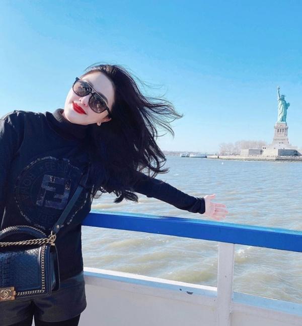 Bảo Thy khoe ảnh đi chơi và nhớ những lúc được tung tăng khắp nơi.