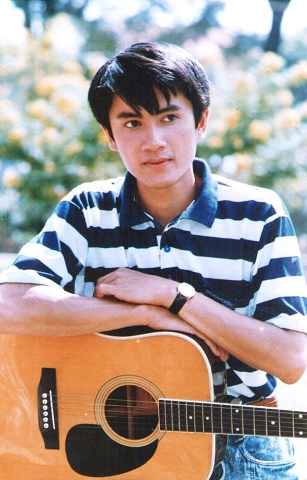 Lúc nhỏ, Thái San sinh sống tại Đà Lạt. Anh chạm ngõ nghệ thuật ngay từ khi đang là sinh viên đại học bằng công việc ca hát. Anh đã hát cho đoàn ca nhạc trẻ Đà Lạt và cũng đi lưu diễn khắp nơi, hát hàng đêm cho khách sạn Palace ở Đà Lạt. Sở trường của anh thời ấy là những bản nhạc Pháp lãng mạn, cả những bài tiếng Nga (Liên Xô cũ) như bài "Triệu đóa hoa hồng", "Ngôi sao ban chiều"…