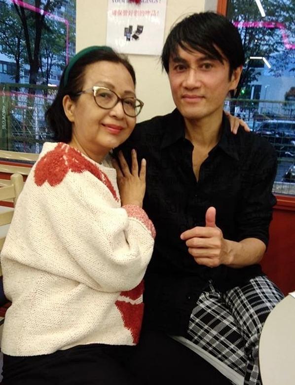 Những nét thư sinh, điển trai của Thái San dường như đã biến mất. Từ mỹ nam thư sinh vạn người mê, ở đội tuổi U50 Thái San trở nên già nua hốc hác khiến không ít khán giả tiếc nuối.