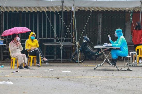 Hà Nội: Phó trưởng công an phường ăn cơm cùng bệnh nhân 243 ở Mê Linh âm tính với Covid-19