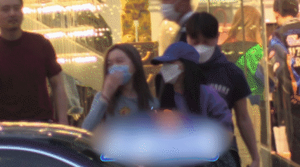 Con gái 13 tuổi của Lý Á Bằng - Vương Phi khoe vóc dáng như thiếu nữ-4