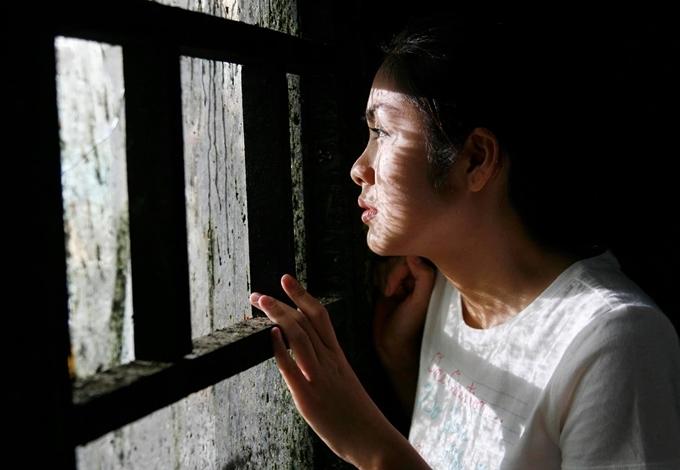 Khi nghĩ ra ý tưởng cho Bỗng dưng muốn khóc, Vũ Ngọc Đãng gọi điện cho Tăng Thanh Hà. Anh giao vai Trúc cho cô với điều kiện, từ thời điểm đó tới khi phim lên sóng, cô không được nhận phim nào khác. Trước ngày Bỗng dưng muốn khóc bấm máy, hai người trao đổi công việc chủ yếu qua điện thoại. Sau lần ở tiệm DVD, họ gặp nhau thêm hai lần. Đó là khi Vũ Ngọc Đãng hoàn thành kịch bản tám tập đầu và khi đoàn phim tổ chức chụp ảnh tạo hình cho nhân vật.