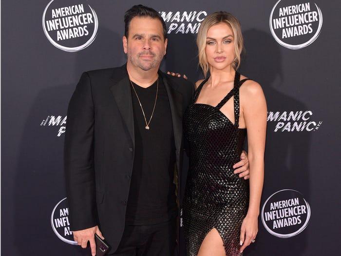 Những cặp đôi nổi tiếng phải hoãn cưới vì lo ngại dịch Covid-19-7