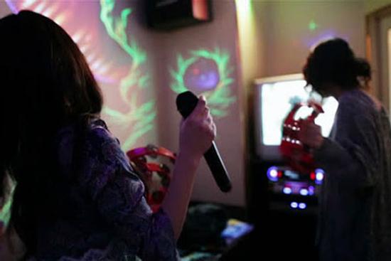 Hát karaoke gây ra tiếng ồn lớn có thể bị phạt đến 320 triệu đồng