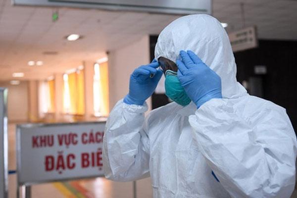 Clip: Chở người đi cấp cứu, nhóm đối tượng ở Đắk Lắk lao vào đánh nhân viên bệnh viện rồi tông chết người-3