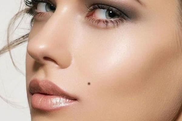 Bật mí 4 vị trí nốt ruồi son dự báo chủ nhân là người được Thần Tài chiếu cố, tài vận may mắn-2