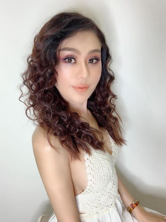 Lâm Khánh Chi tự tin khoe mặt mộc sau khi nhấn mí-8