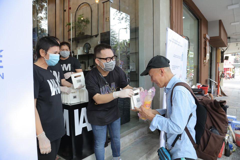 Đỗ Mạnh Cường bán váy 4 triệu và hướng đi mới của các nhà mốt Việt-1