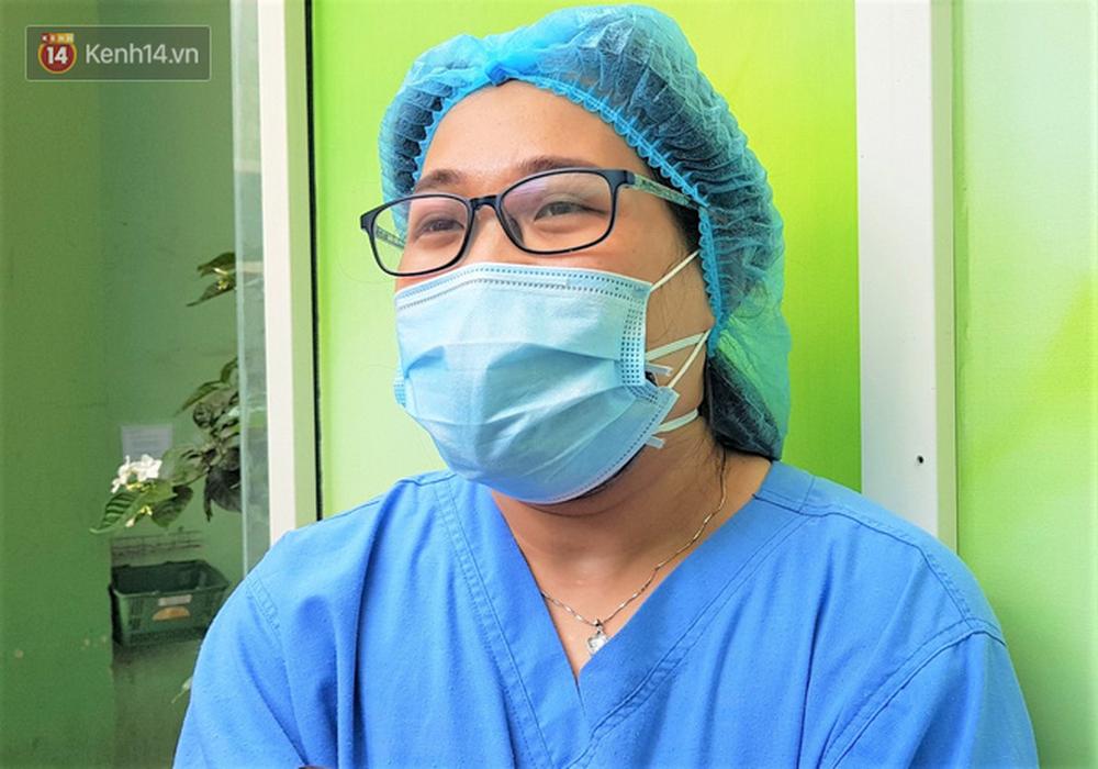 Nụ cười sau lớp khẩu trang của các bác sĩ chữa khỏi 6 ca bệnh Covid-19 ở Đà Nẵng: Tổ quốc gọi, chúng tôi luôn sẵn sàng. Chúng tôi không e sợ!-4