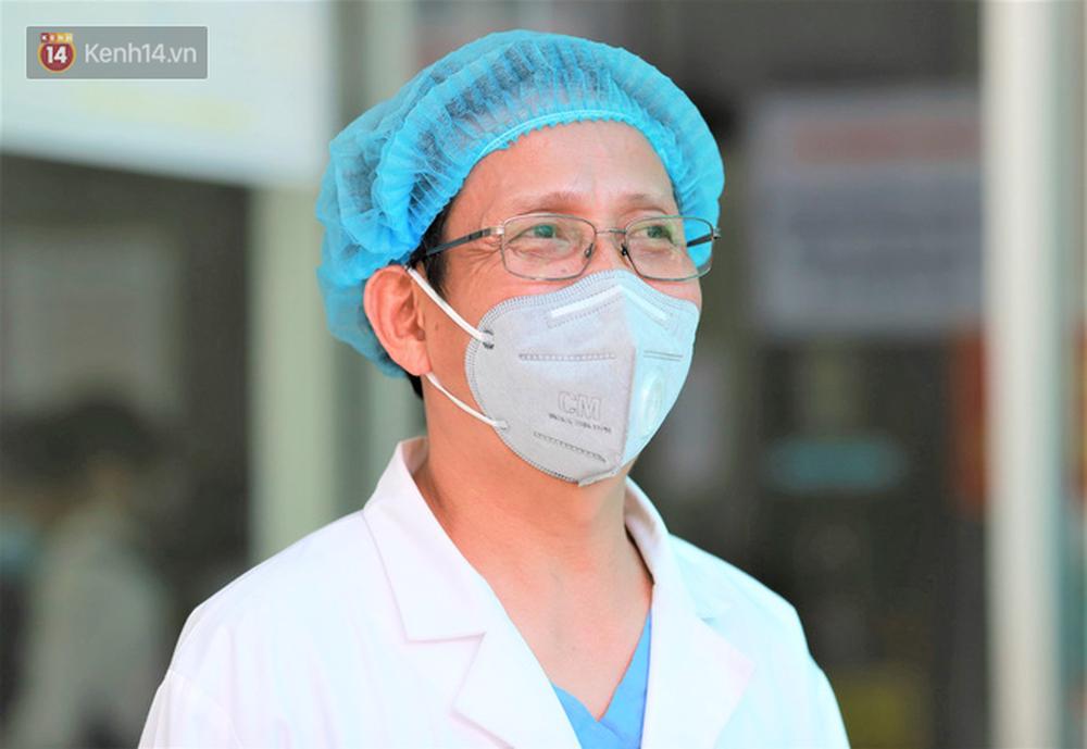 Nụ cười sau lớp khẩu trang của các bác sĩ chữa khỏi 6 ca bệnh Covid-19 ở Đà Nẵng: Tổ quốc gọi, chúng tôi luôn sẵn sàng. Chúng tôi không e sợ!-6