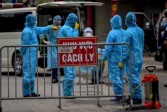 4 bệnh nhân Covid-19 từ rất nặng đến nguy kịch, Bộ Y tế hội chẩn cấp quốc gia