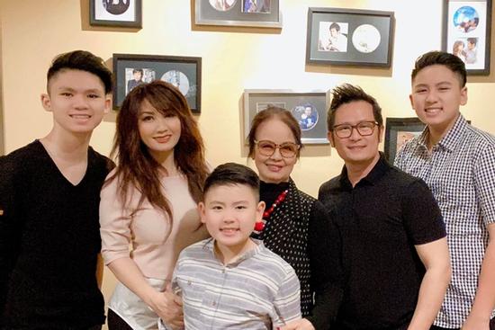 Bằng Kiều và vợ cũ lên tiếng khi kiểu tóc của 3 quý tử bị cho là học đòi Khá Bảnh