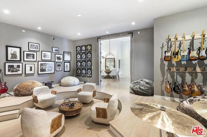 Bên trong biệt thự mới tậu gần 5 triệu USD của Selena Gomez-4