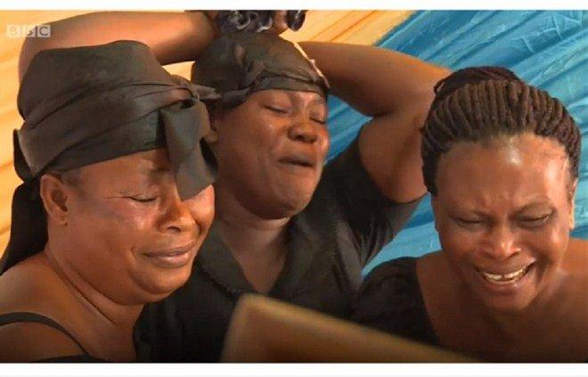 Ngửi mùi hôi nách, ngửi mùi xì hơi, ăn đồ cho chó mèo và những nghề có 1-0-2-11