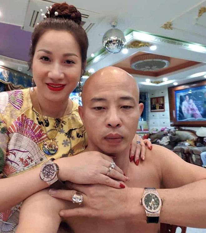 Cặp vợ chồng nữ đại gia bất động sản Thái Bình vừa bị bắt được biết đến với nhiều màn chịu chơi-1