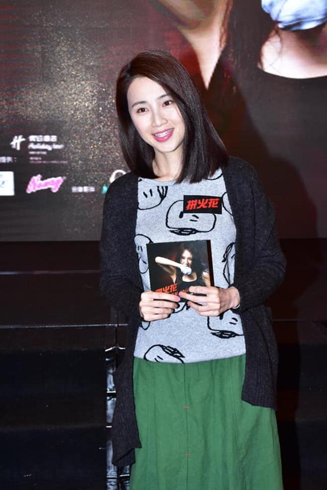 Mỹ nhân hết thời: Hoa hậu làm bia ôm, nữ thần 18+ sang Việt Nam làm nghề tay chân-14