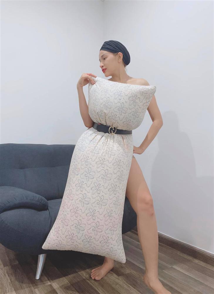 Cũng muốn đu trend lấy gối làm váy nhưng tâm sự của NSND Hồng Vân khiến fan cười bò-4